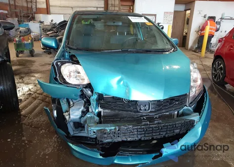 2013 Honda Fit из США, поврежденный, VIN JHMGE8H35DC025203